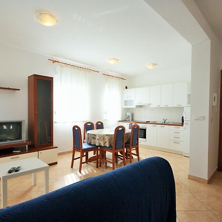 Apartment Bilic With Balcony Poreč Kültér fotó
