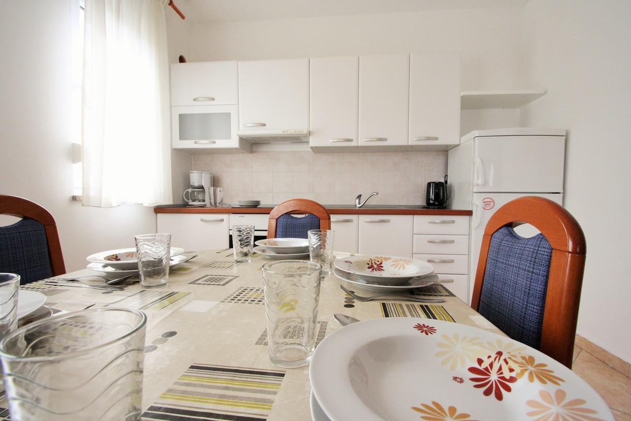 Apartment Bilic With Balcony Poreč Kültér fotó