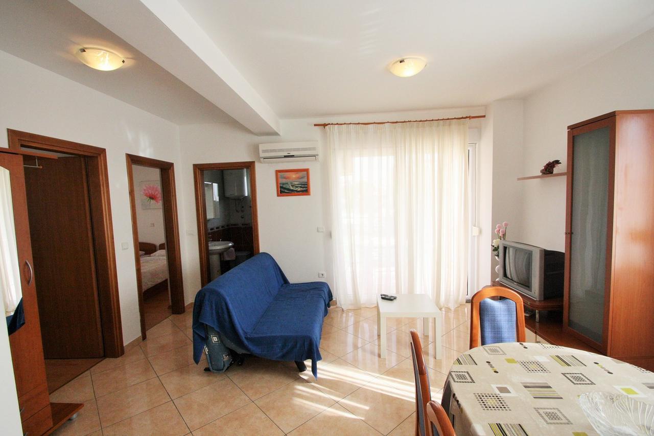 Apartment Bilic With Balcony Poreč Kültér fotó